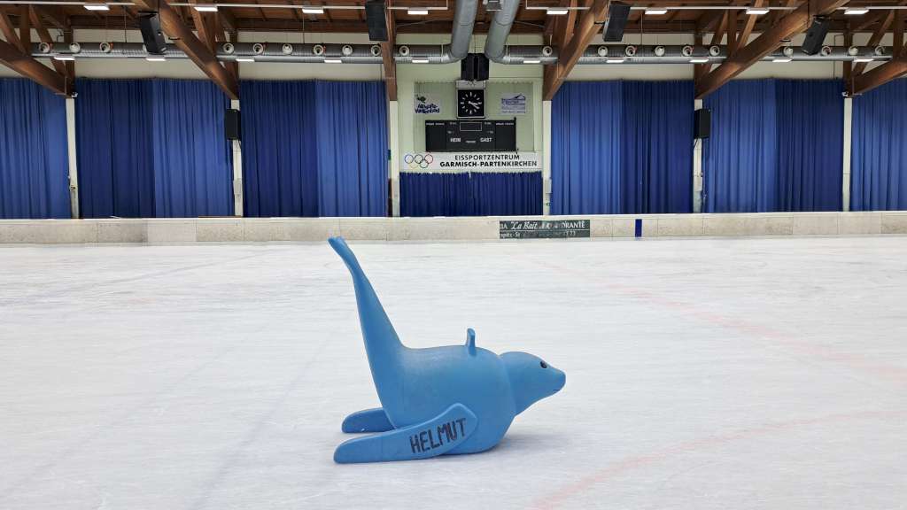 Bild 4_OEZ_Halle_Publikumslauf mit Helmut.jpg